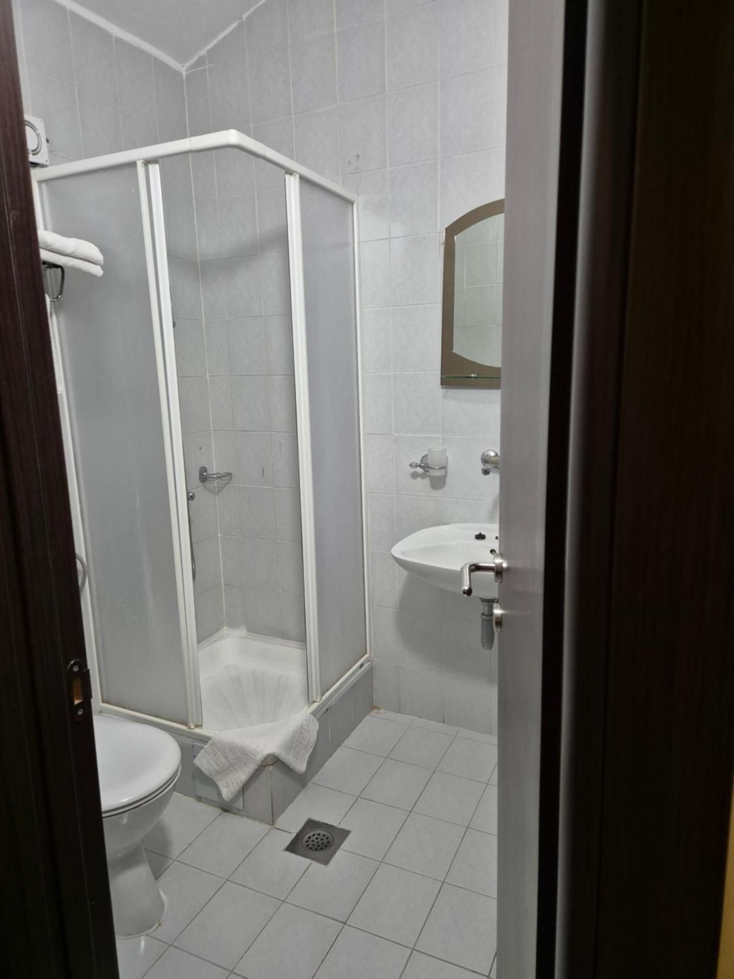 Mali Milocer Bay Accommodation Ilha Sveti Stefan Quarto foto