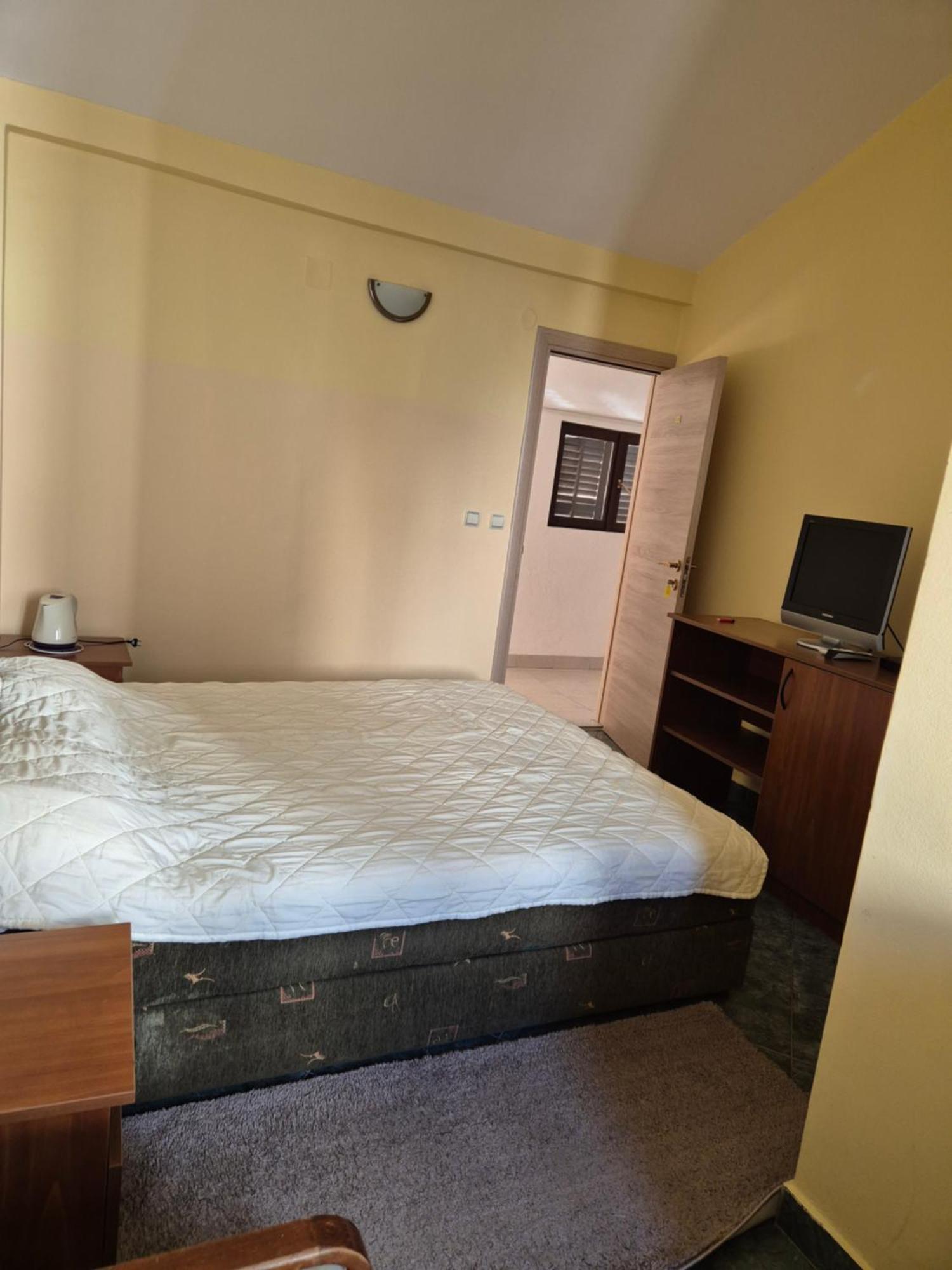 Mali Milocer Bay Accommodation Ilha Sveti Stefan Quarto foto